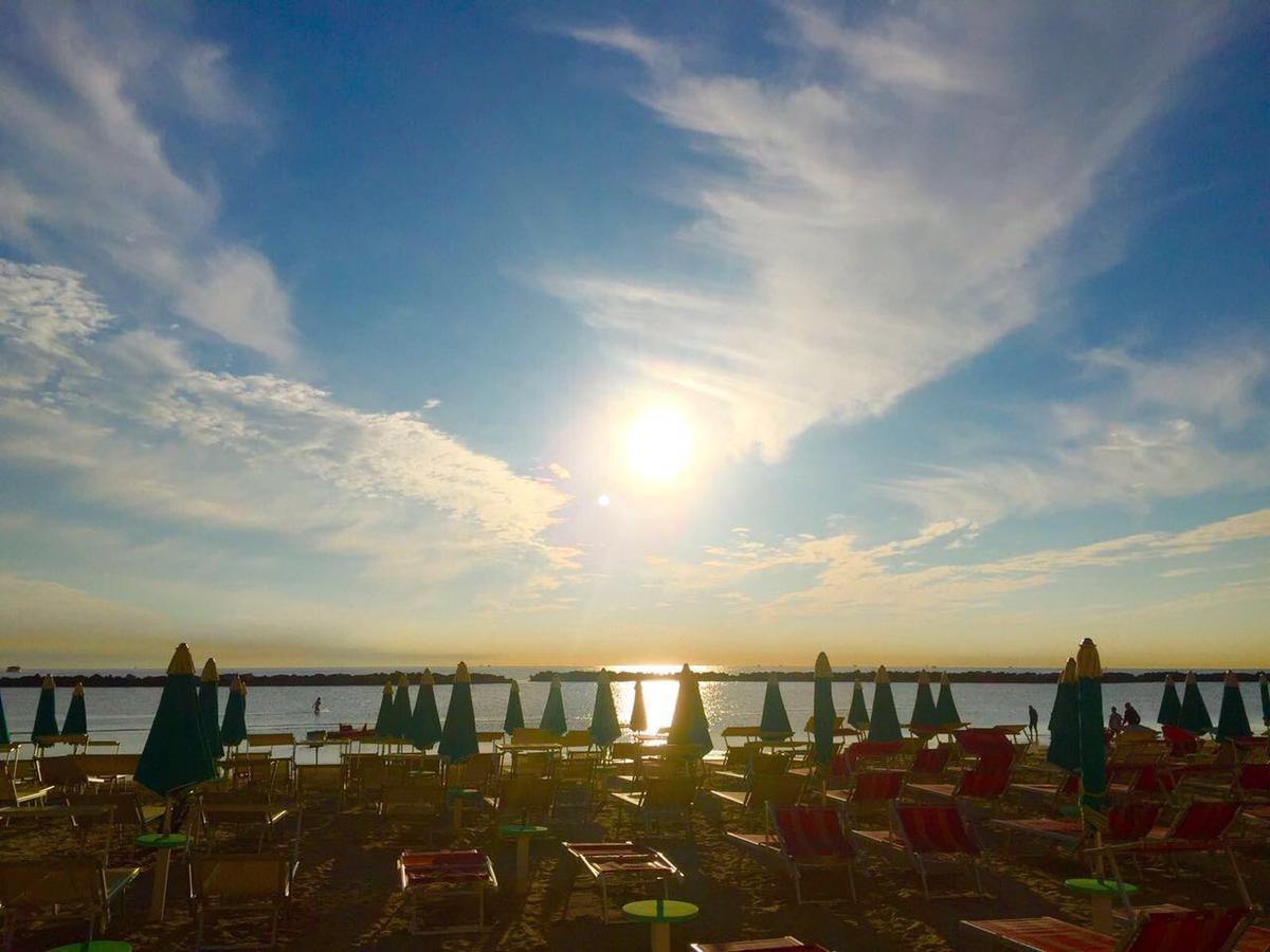 Hotel Mondial Bellaria-Igea Marina Exterior foto
